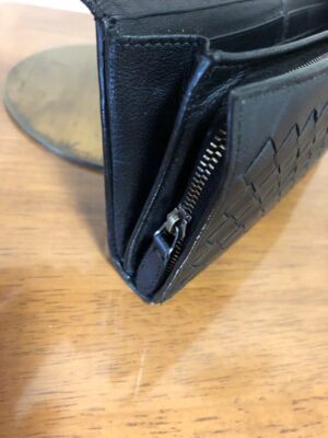 ボッテガ・ヴェネタの財布のファスナー交換