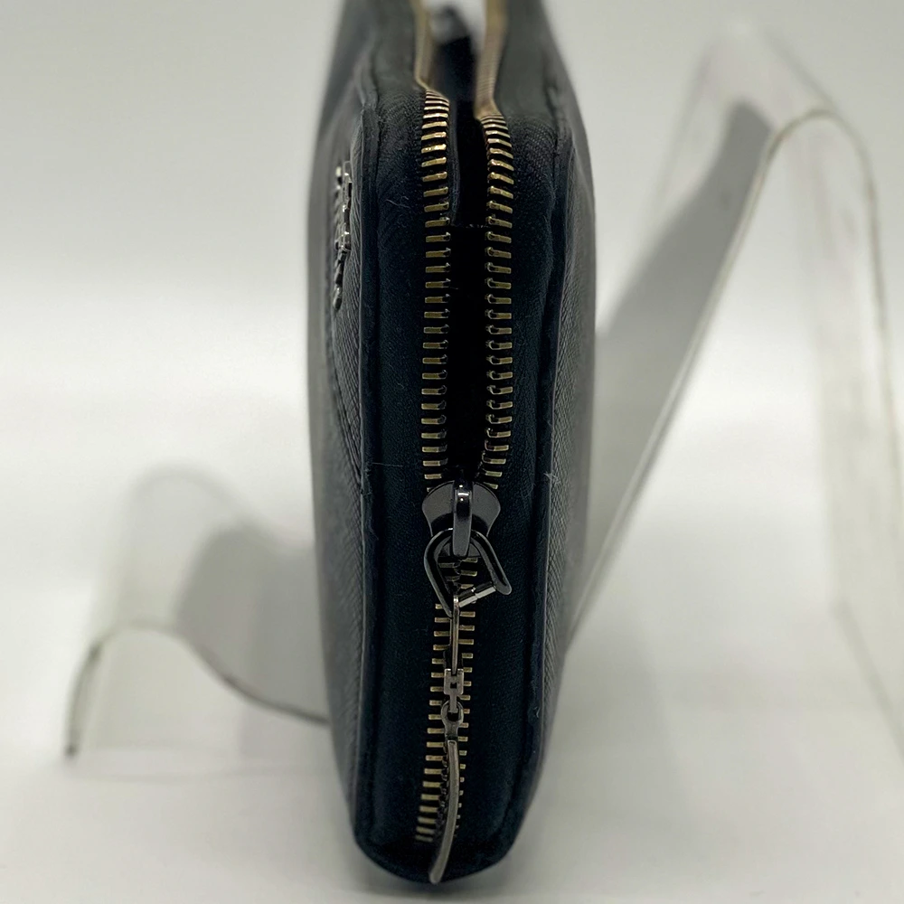 PRADA財布修理後の画像