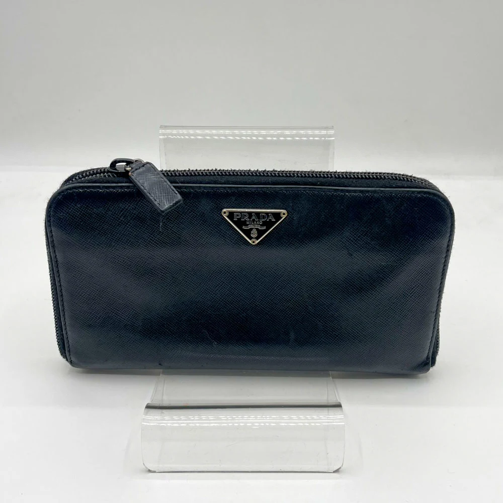 PRADA財布正面の画像