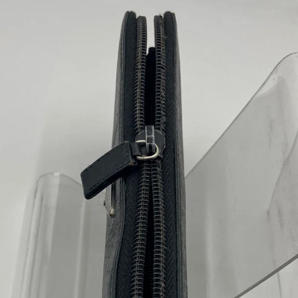 PRADA財布ファスナースライダー修理前の拡大画像