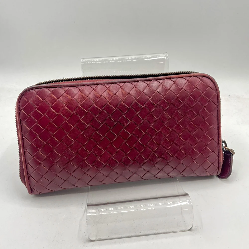 BOTTEGA VENETA財布正面の画像