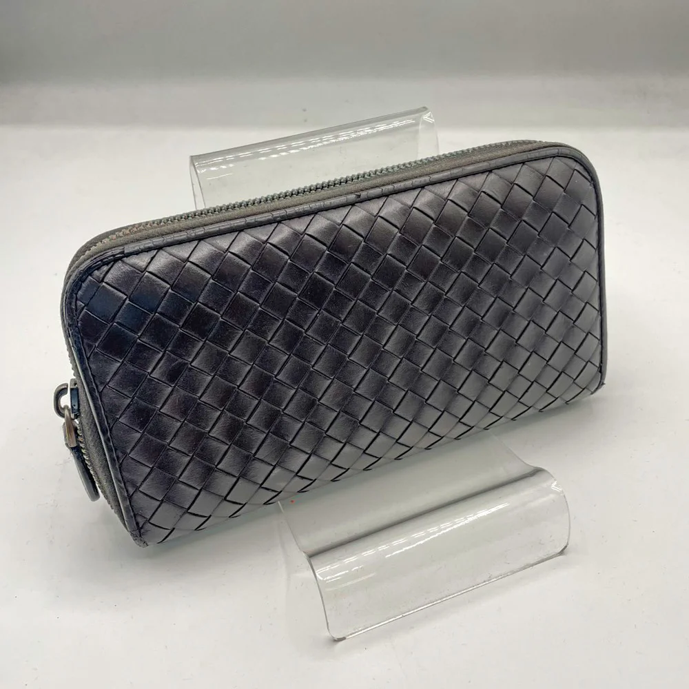 BOTTEGA VENETA財布正面の画像