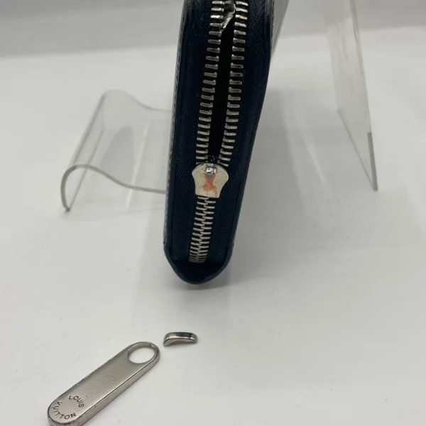 LOUIS VUITTON財布ファスナースライダー修理前の拡大画像