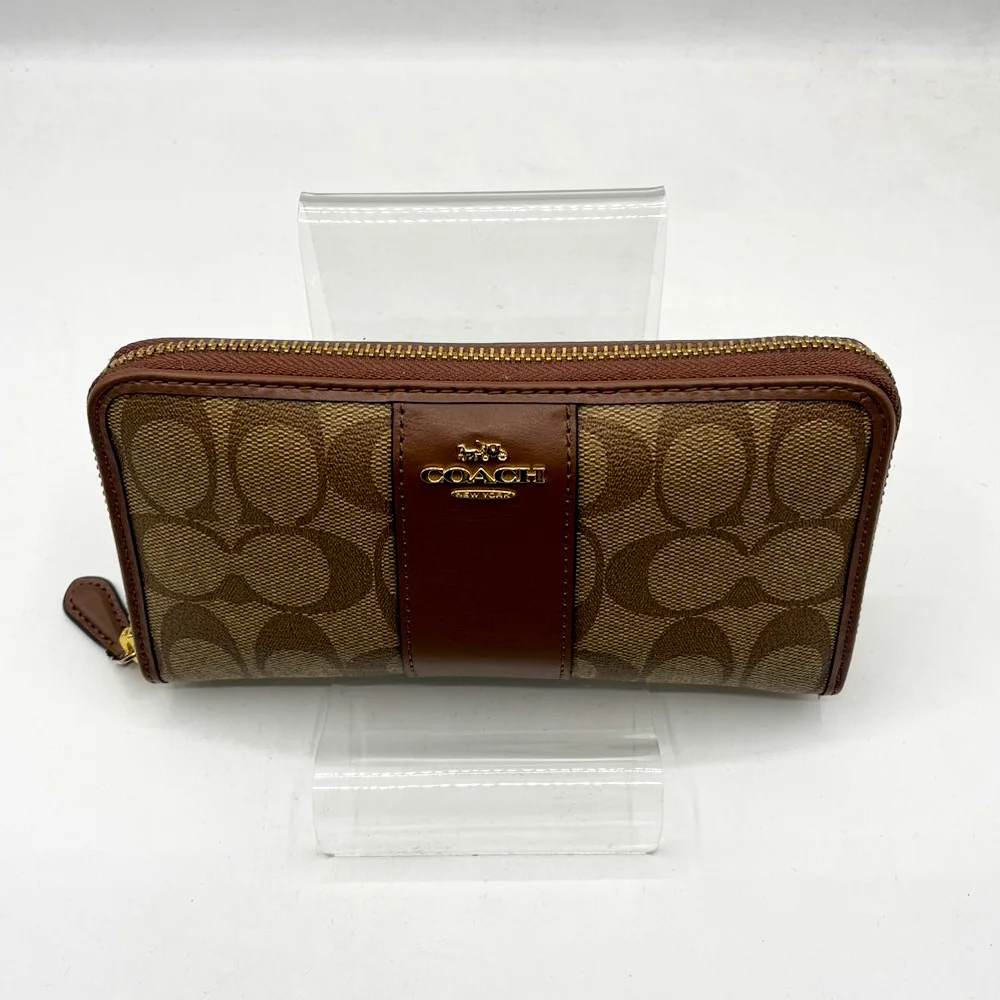 COACH財布正面の画像
