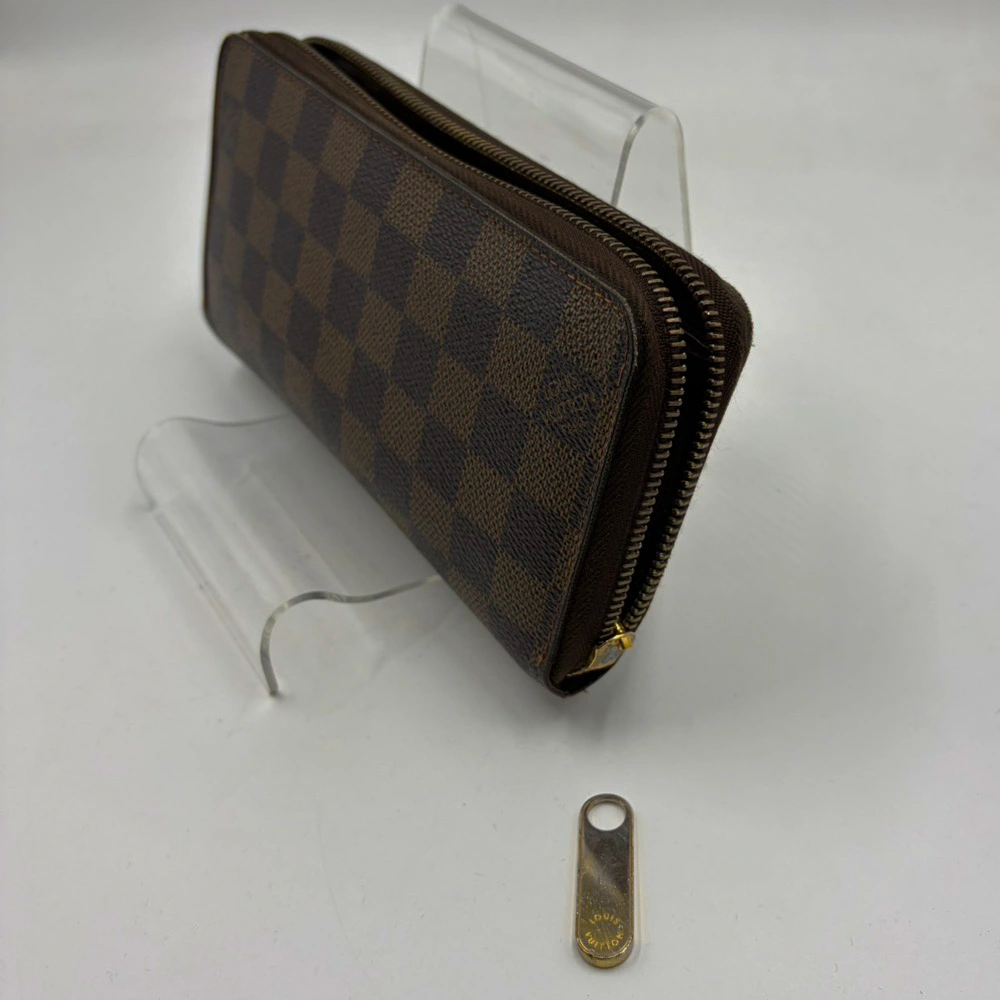 LOUIS VUITTON財布ファスナースライダー修理前の全体画像